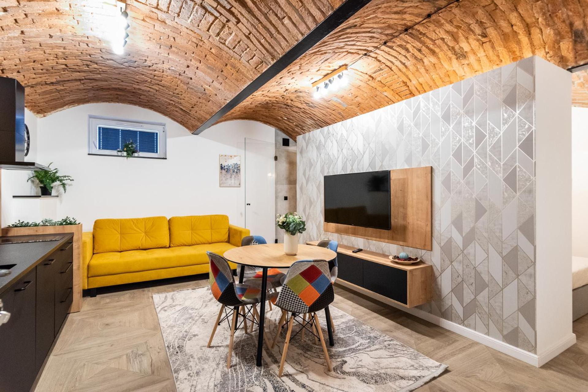 One-bedroom Loft Apartment